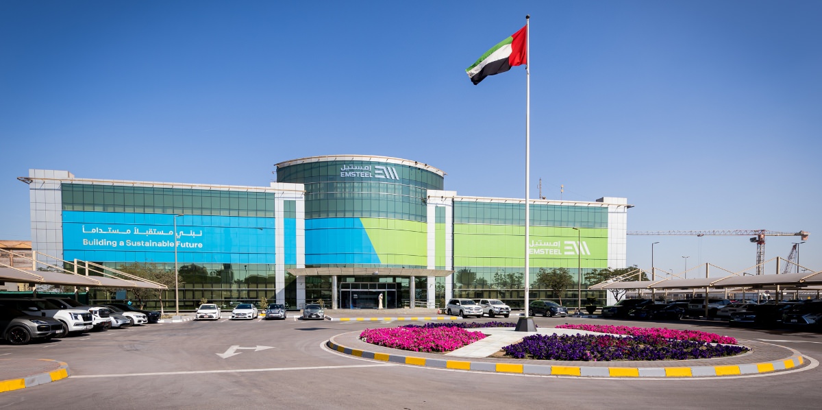 إمستيل و«إي آند» تطلقان أول شبكة خاصة للجيل الخامس المتقدم في قطاع التصنيع